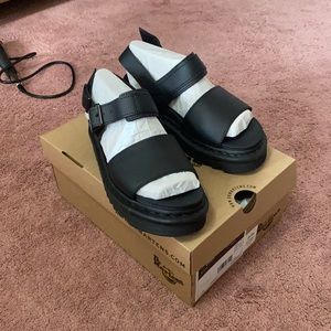 BNIB Black Doc Marten Platform Voss Sandals